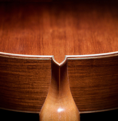 Back and sides at heel joint of a Wolfgang Jellinghaus "Alemana" 1a CD/CD" classical guitar made of cedar and African rosewood