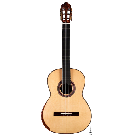 The front of a 2022 Wolfgang Jellinghaus &quot;Signature SP/SP&quot; double top classical guitar made of spruce and ziricote