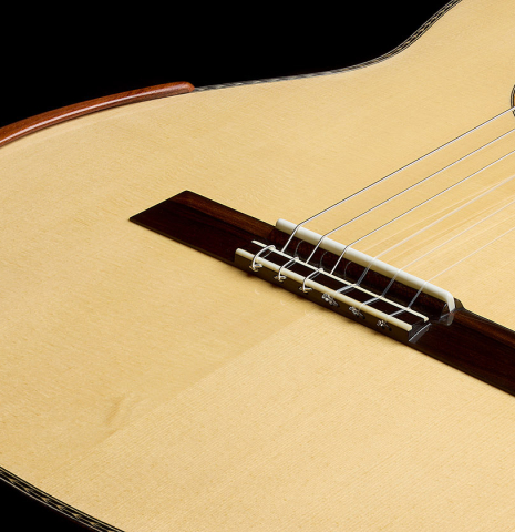 The top, bridge and arm-rest of a 2026 Wolfgang Jellinghaus "Signature SP/SP" double top classical guitar made of spruce and ziricote