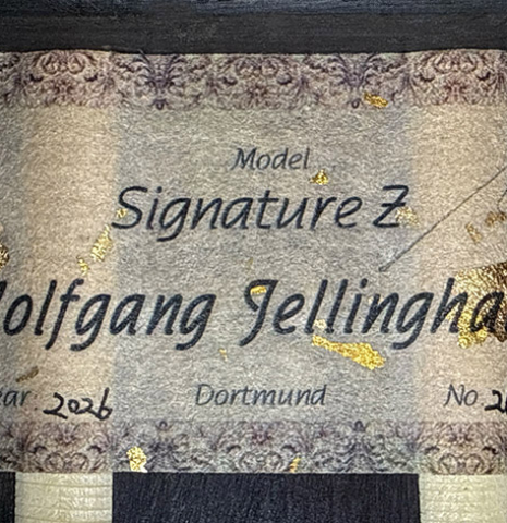 The label of a 2026 Wolfgang Jellinghaus "Signature SP/SP" double top classical guitar made of spruce and ziricote
