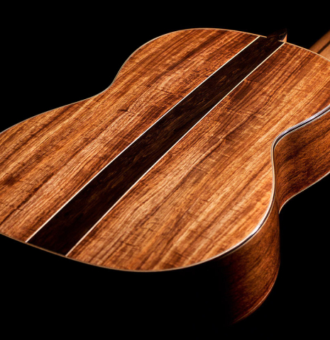 The back of a 2023 Wolfgang Jellinghaus &quot;Signature SP/SP 640&quot; classical guitar made of spruce and granadillo.