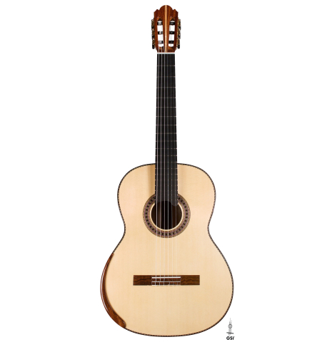 The front of a 2023 Wolfgang Jellinghaus &quot;Signature SP/SP 640&quot; classical guitar made of spruce and granadillo.