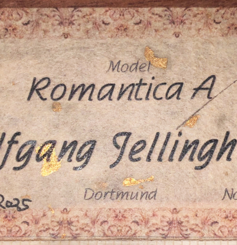 The label of a Wolfgang Jellinghaus "La Romantica A" romantic guitar made with spruce and granadillo.
