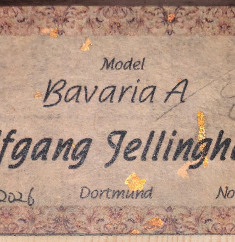 The label of a Wolfgang Jellinghaus "Bavaria A" classical guitar made of spruce and Indian rosewood