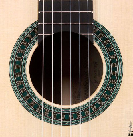 The rosette of a Wolfgang Jellinghaus "Bavaria A" classical guitar made of spruce and Indian rosewood
