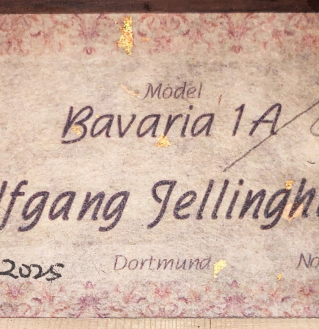 The label of a Wolfgang Jellinghaus "Bavaria A" classical guitar made of spruce and African rosewood