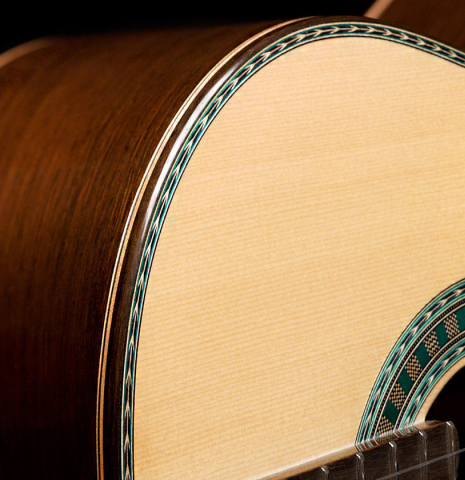 The soundboard, sides and purfling of a Wolfgang Jellinghaus "Bavaria A" classical guitar made of spruce and African rosewood