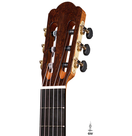 The headstock of a Wolfgang Jellinghaus "Bavaria A" classical guitar made of spruce and African rosewood