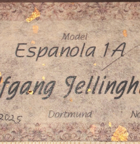 The label of a Wolfgang Jellinghaus "Espanola 1a" CD/AR classical guitar