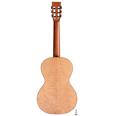 The back of a Wolfgang Jellinghaus "La Romantica 1a - clear" classical guitar made of spruce and maple
