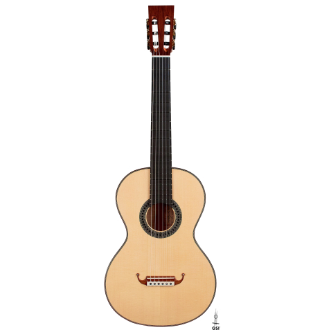 The front of a Wolfgang Jellinghaus "La Romantica 1a - clear" classical guitar made of spruce and maple