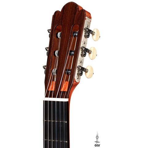 The headstock of a 2022 Wolfgang Jellinghaus “Torres 49 - ex Tarrega” made of spruce and maple