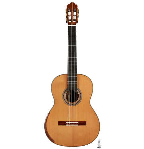 The front of a 2025 Wolfgang Jellinghaus "Signature CD/CD 630" classical guitar made of cedar and granadillo
