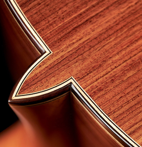 The heel and back of a Wolfgang Jellinghaus "1912 Ex-Segovia" classical guitar made of spruce and Pau Ferro.