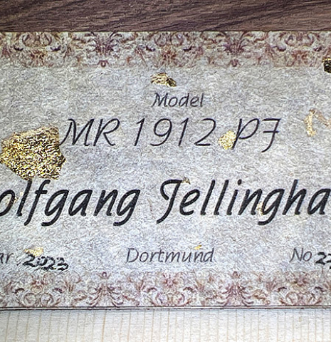 The label of a 2023 Wolfgang Jellinghaus &quot;1912 Ex-Segovia&quot; classical guitar made of cedar and Pau Ferro.