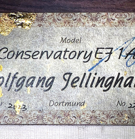 The label of a 2023 Wolfgang Jellinghaus "Conservatory EF 1a" classical guitar made with spruce and Indian rosewood.