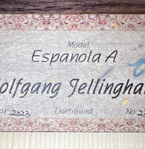The label of a 2023 Wolfgang Jellinghaus "Espanola A" classical guitar with spruce top and Indian rosewood back and sides