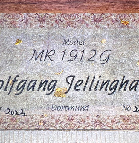 The label of a 2023 Wolfgang Jellinghaus "1912 Ex-Segovia 640" classical guitar made of cedar and granadillo.