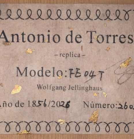 The label of a Wolfgang Jellinghaus “La Leona FE 04-T” made of spruce and cypress