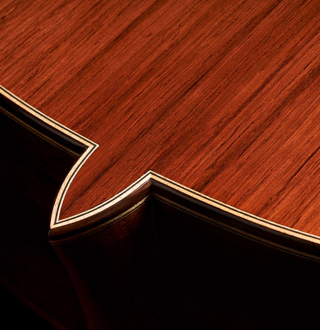 The heel and back purflings of a Wolfgang Jellinghaus "Alemana" 1a SP/SP" classical guitar made of spruce and African rosewood