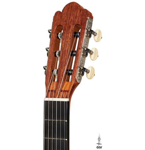 This is the headstock of a Wolfgang Jellinghaus "Torres 77" classical guitar made of spruce and maple