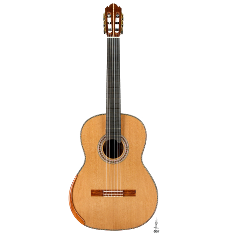 The front of a Wolfgang Jellinghaus "Signature CD/SP 640" classical guitar made of cedar and Granadillo