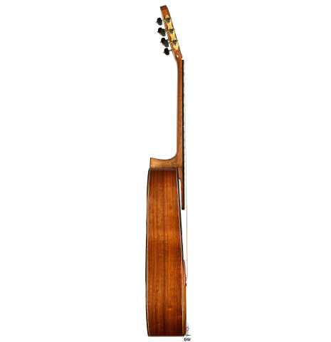 The side of a Wolfgang Jellinghaus "Signature CD/SP 640" classical guitar made of cedar and Granadillo