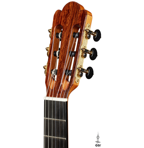 This is the headstock of a Wolfgang Jellinghaus "Torres 77 - clear" classical guitar made of spruce and granadillo