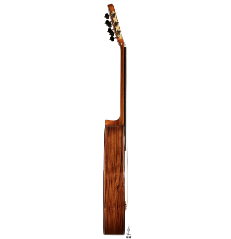 This is the side of a Wolfgang Jellinghaus "Torres 77 - clear" classical guitar made of spruce and granadillo
