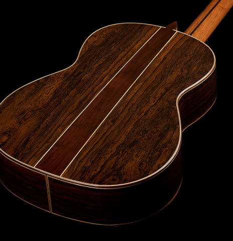 The back and sides of a Wolfgang Jellinghaus "Signature SP/CD 640" classical guitar made of spruce/cedar and ziricote