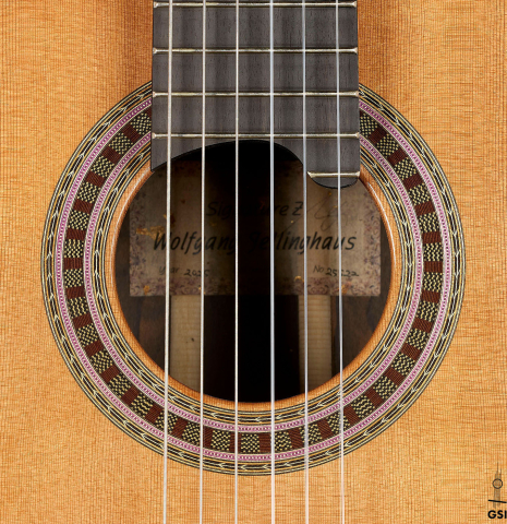 The rosette of a 2025 Wolfgang Jellinghaus "Signature CD/SP" classical guitar made of cedar/spruce and ziricote