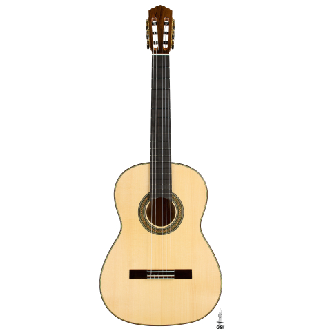 The front of a Wolfgang Jellinghaus "1912 Ex-Segovia 640" classical guitar made of spruce and maple