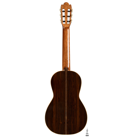 The back of a Wolfgang Jellinghaus "Torres SE 77" classical guitar made of spruce and ziricote