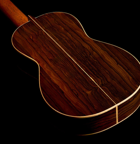 The back and sides of a Wolfgang Jellinghaus "Torres SE 77" classical guitar made of spruce and ziricote