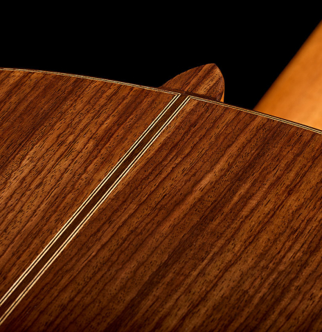 The heel, back binding and purfling of a Wolfgang Jellinghaus "Friederich - aged" classical guitar made of cedar and Indian rosewood