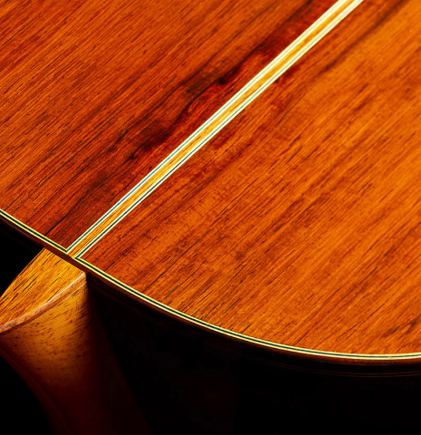 The heel, back binding and purflings of a 2024 Sakurai-Kohno "Professional-J 630" classical guitar made of cedar and African rosewood