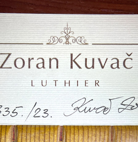 The label of a 2023 Zoran Kuvac classical guitar made of cedar and cocobolo.