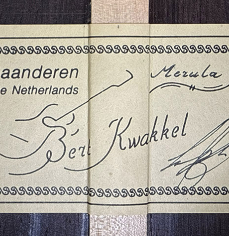 The label of a 2004 Bert Kwakkel "Merula 640" classical guitar made of spruce and CSA rosewood