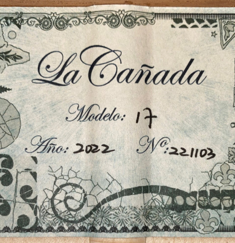The label of a La Cañada &quot;Model 17&quot; classical guitar made of spruce and maple