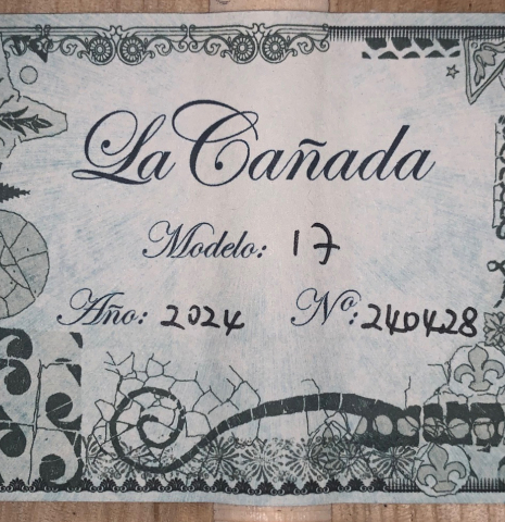 The label of a La Cañada "Model 17" classical guitar made of spruce and maple