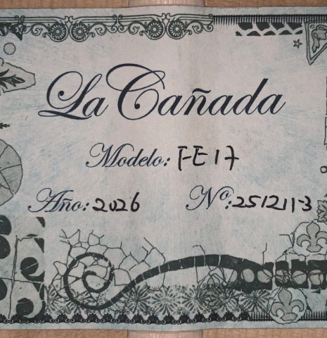 The label of a La Cañada "Model 17" classical guitar made of spruce and maple