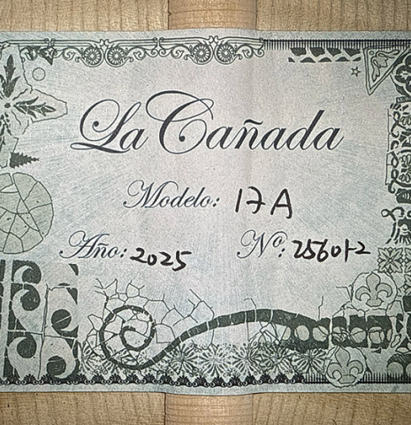 The label of a La Cañada "Model 17A" classical guitar made of spruce and maple