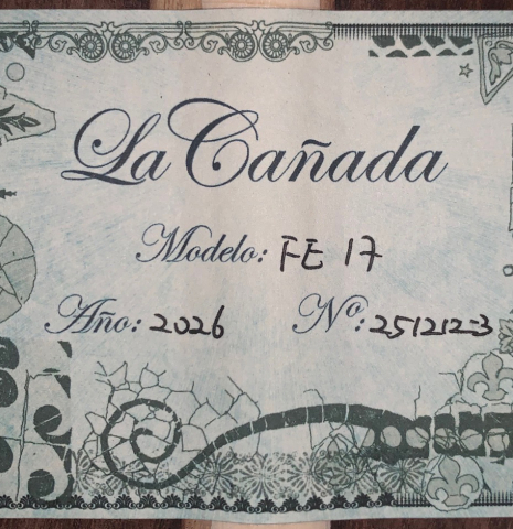 The label of a La Cañada "Model 17" classical guitar made of spruce and Granadillo