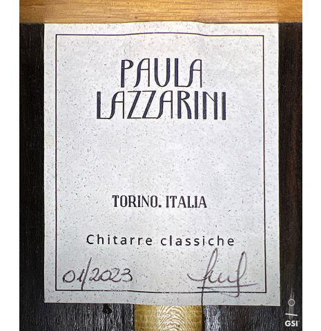 The label of a 2023 Paula Lazzarini classical guitar made of cedar and ziricote