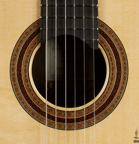 The rosette of a 2025 Paula Lazzarini "Limited Edition - REG 2025" classical guitar made of spruce and African rosewood