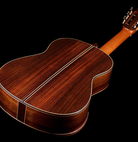 The back and sides of a 2021 Valerio Licari "Albayzín" classical guitar made of spruce and Indian rosewood