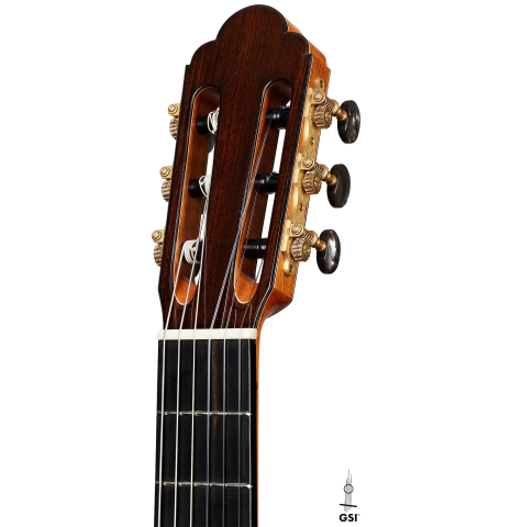 The headstock of a 2021 Valerio Licari "Albayzín" classical guitar made of spruce and Indian rosewood