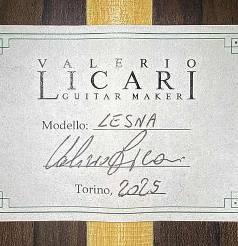 The label of a 2025 Valerio Licari "Lesna - Special Edition" classical guitar made of spruce and ziricote
