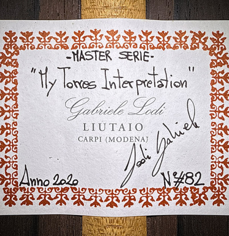 The label of a 2020 Gabriele Lodi "Torres" classical guitar made of spruce and CSA rosewood