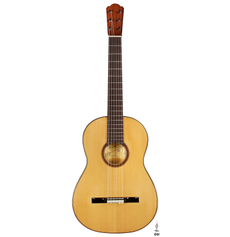The front of a 2025 Darío García "La Leona" classical guitar made of spruce and cypress